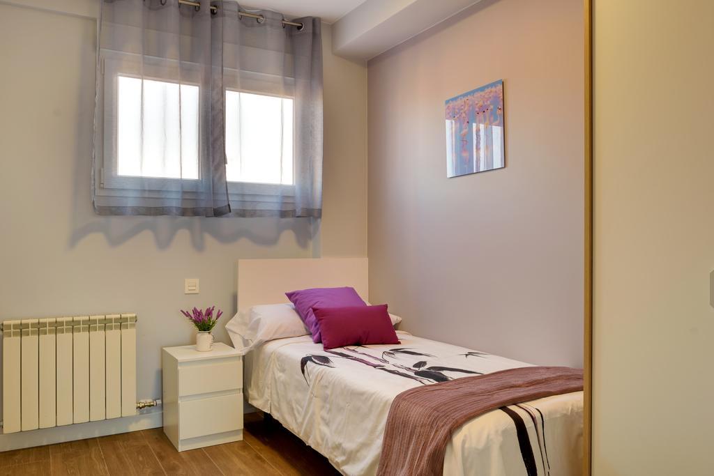 Apartamentos San Lazaro Σαραγόσα Δωμάτιο φωτογραφία